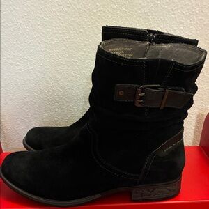 EARTH brand Black Suede Ankle Boots with Buckle Accent - Womens 8 1/2